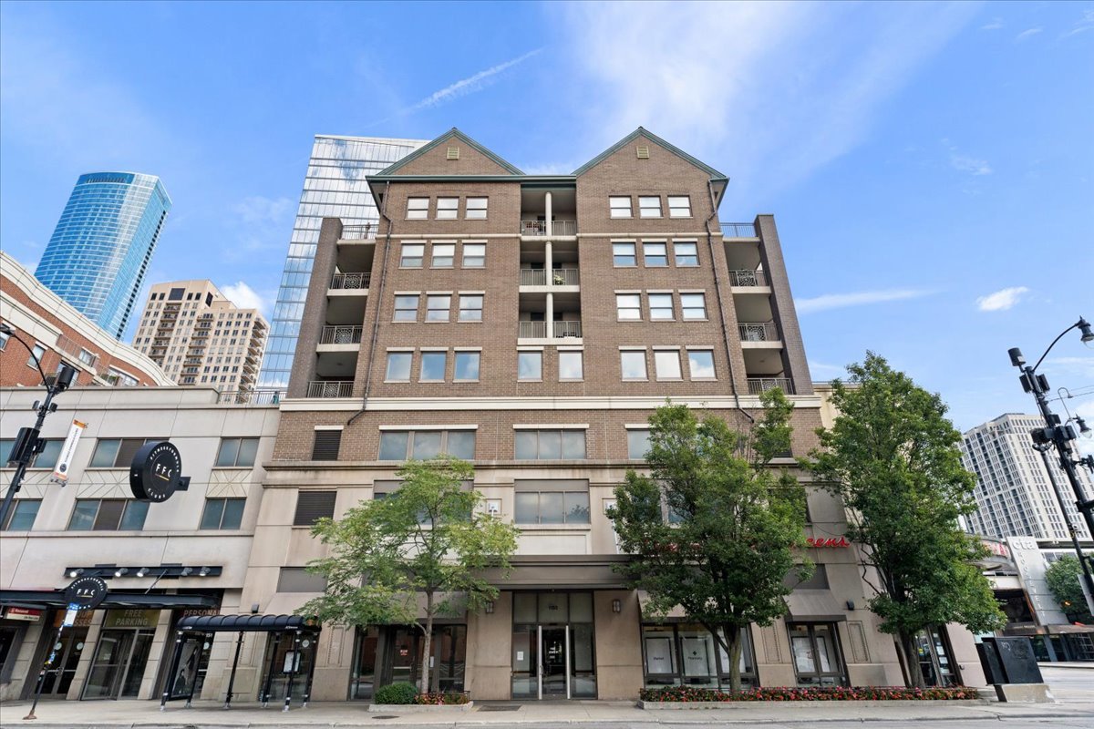 1155 South State Street, Unit 401 Chicago, IL 60605 - Photo 1 of 23 a front view of a building