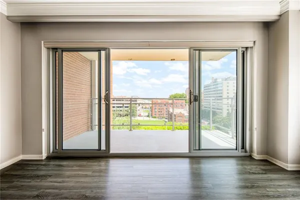 $625,000 | 4740 Roanoke Parkway, Unit 605, Kansas City, MO 64112