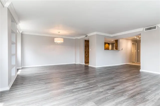 $625,000 | 4740 Roanoke Parkway, Unit 605, Kansas City, MO 64112