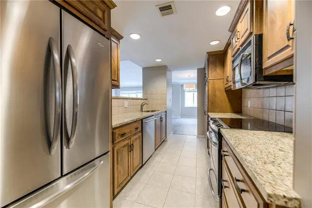 $625,000 | 4740 Roanoke Parkway, Unit 605, Kansas City, MO 64112