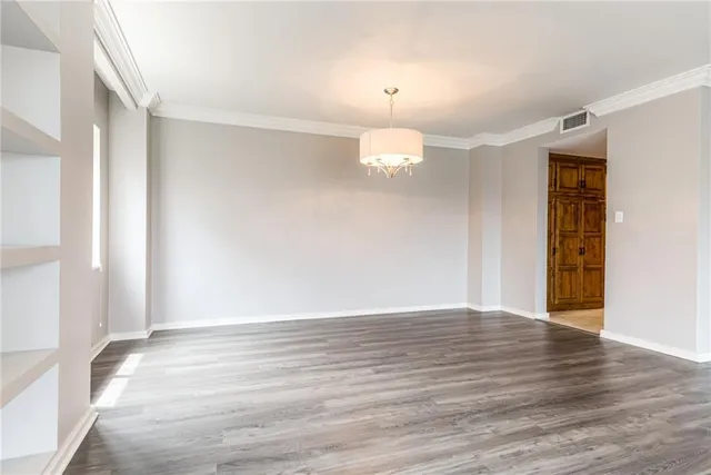 $625,000 | 4740 Roanoke Parkway, Unit 605, Kansas City, MO 64112