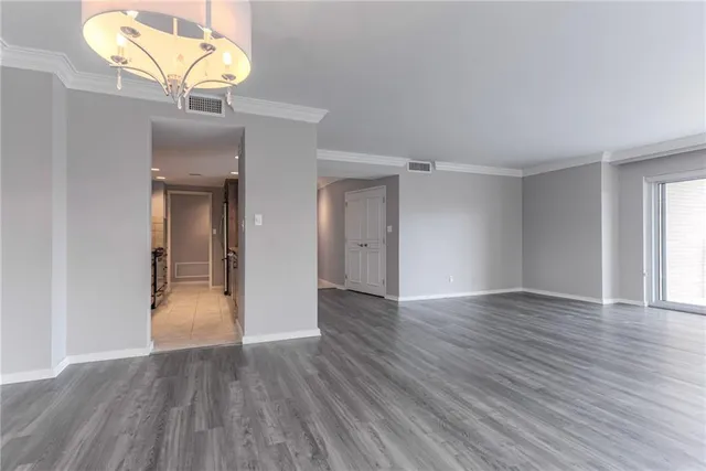 $625,000 | 4740 Roanoke Parkway, Unit 605, Kansas City, MO 64112