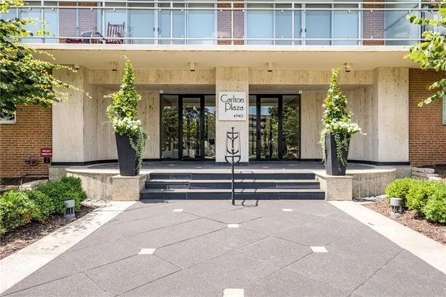 $625,000 | 4740 Roanoke Parkway, Unit 605, Kansas City, MO 64112