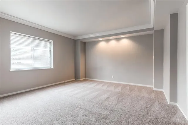 $625,000 | 4740 Roanoke Parkway, Unit 605, Kansas City, MO 64112