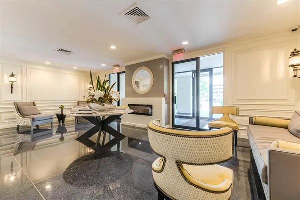$625,000 | 4740 Roanoke Parkway, Unit 605, Kansas City, MO 64112