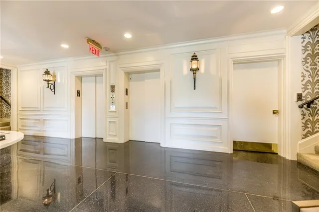 $625,000 | 4740 Roanoke Parkway, Unit 605, Kansas City, MO 64112