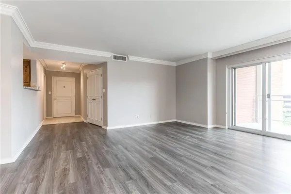 $625,000 | 4740 Roanoke Parkway, Unit 605, Kansas City, MO 64112