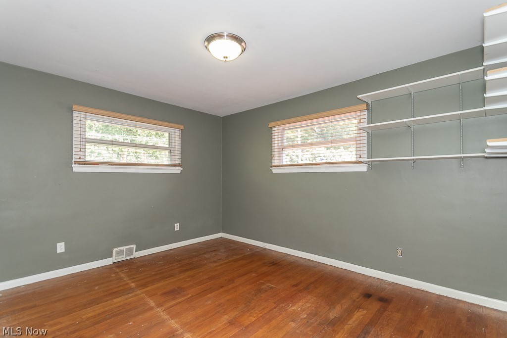 939 Hanley Road Cleveland, OH 44124 - Photo 22 of 30