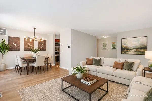 $2,100 | 2711 Hobson Road, Unit 5, Woodridge, IL 60517