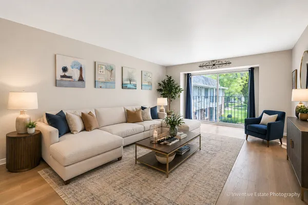 $2,100 | 2711 Hobson Road, Unit 5, Woodridge, IL 60517