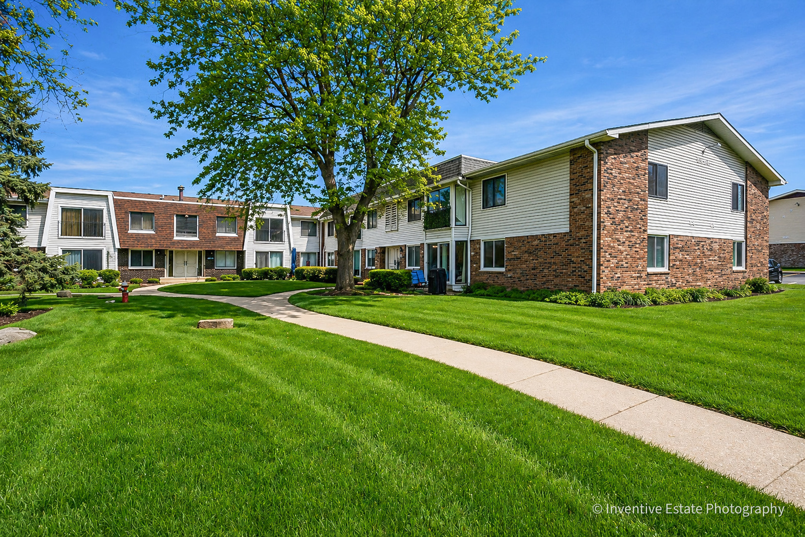 2711 Hobson Road, Unit 5 Woodridge, IL 60517 - Photo 2 of 26