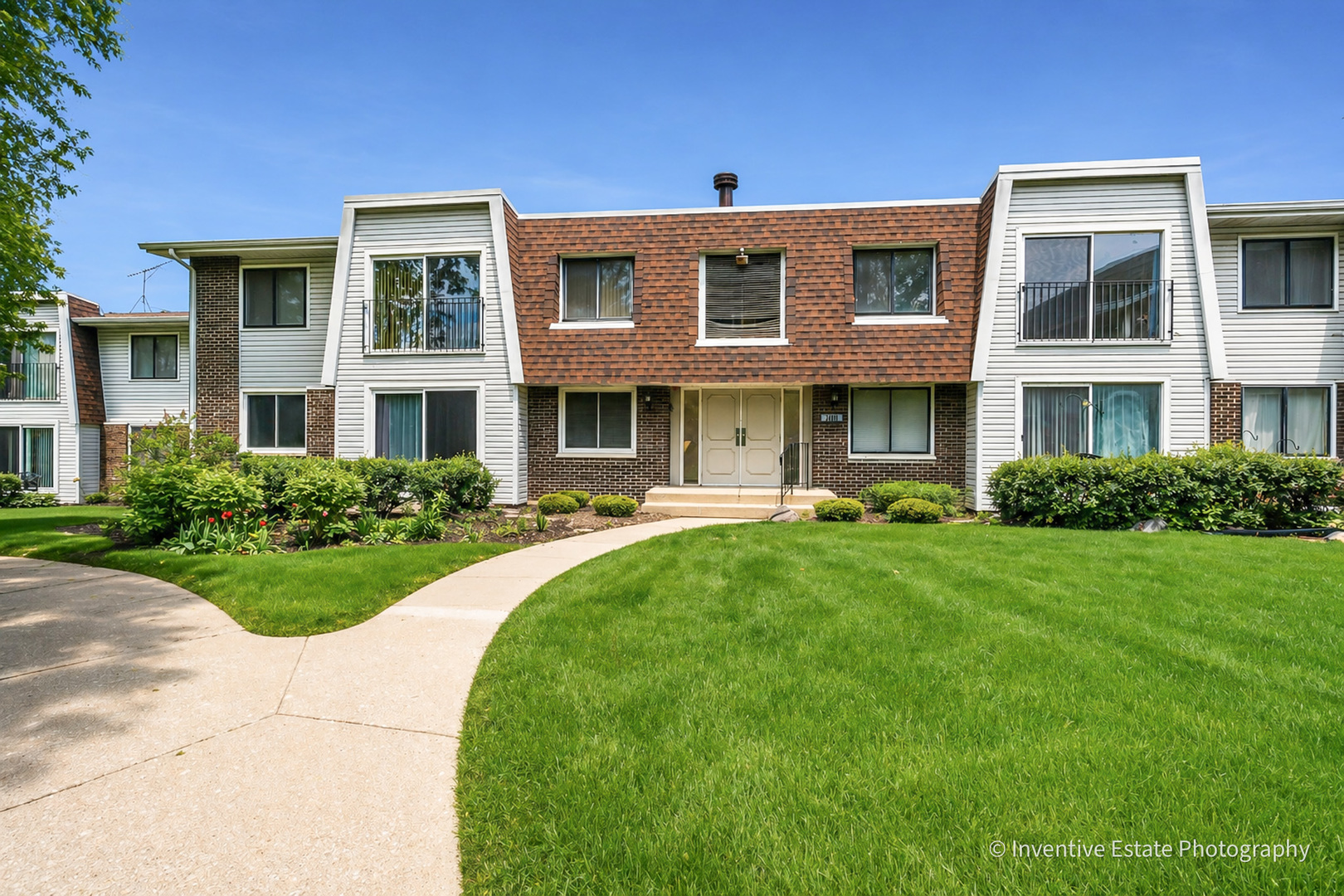 2711 Hobson Road, Unit 5 Woodridge, IL 60517 - Photo 5 of 26