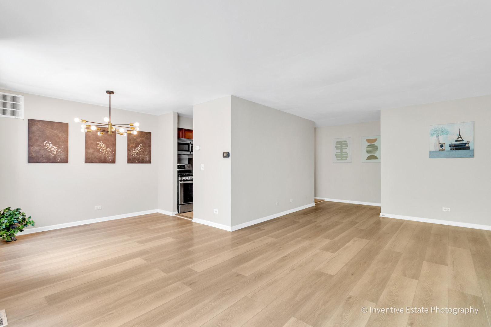 2711 Hobson Road, Unit 5 Woodridge, IL 60517 - Photo 10 of 26