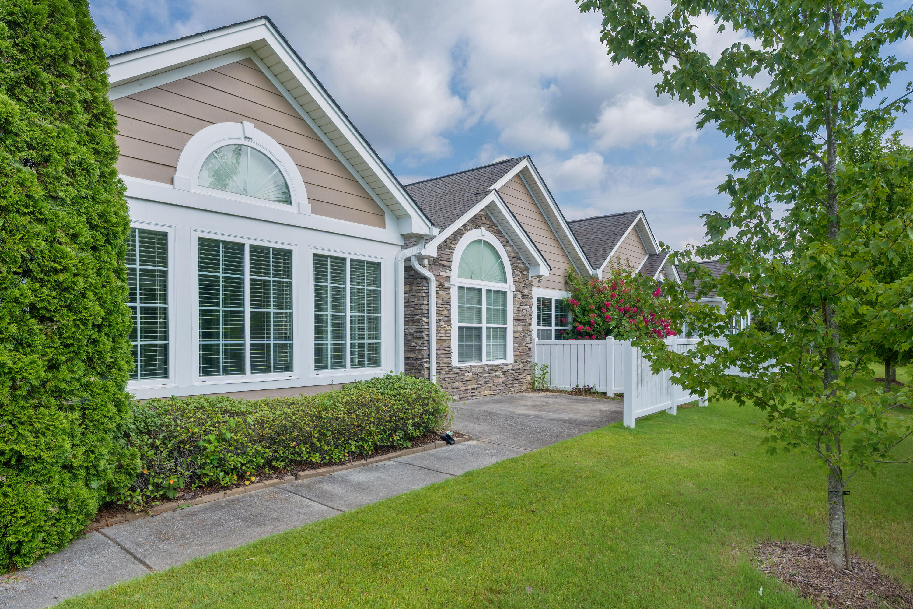 01 - 3532 Kettering - Exterior