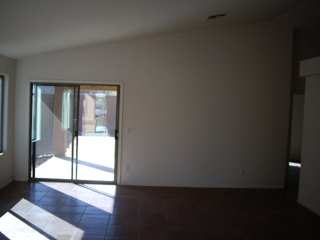 4347 West Maldonado Road Laveen, AZ 85339 - Photo 4 of 17 Living room