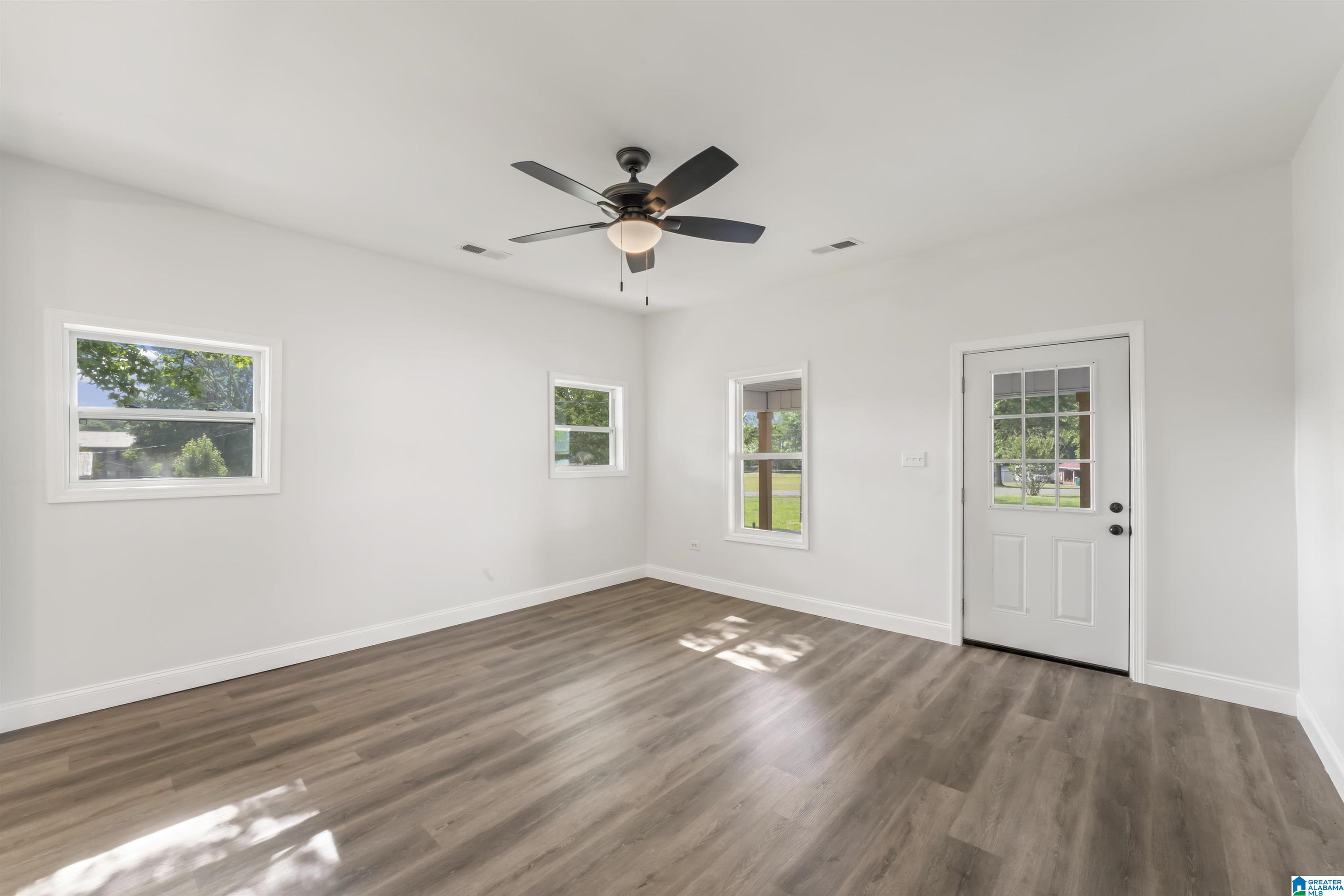 912 9th Street Pleasant Grove, AL 35127 - Photo 8 of 30