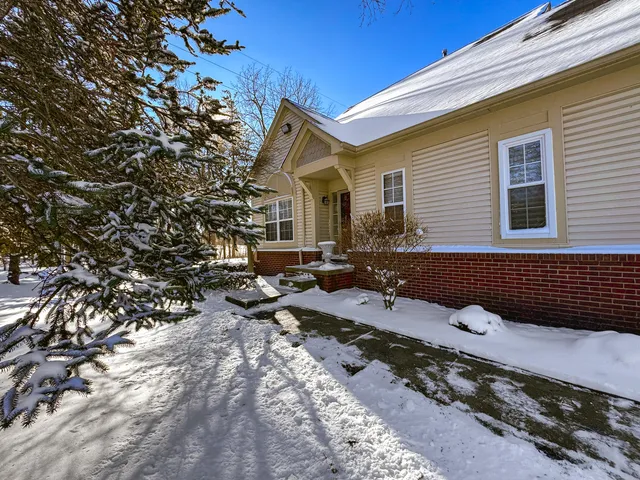 $355,000 | 38347 Churchill Lane, Farmington Hills, MI 48331