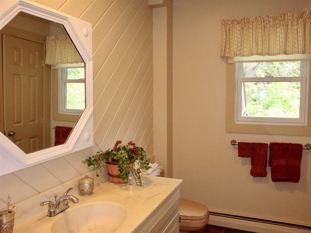 199 Old Stowell Hill Road Londonderry, VT 05148 - Photo 14 of 24