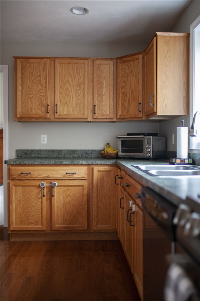 42 Greenhaven Road Salem, NH 03079 - Photo 13 of 40