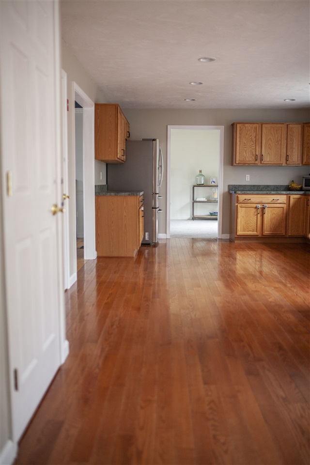 42 Greenhaven Road Salem, NH 03079 - Photo 9 of 40