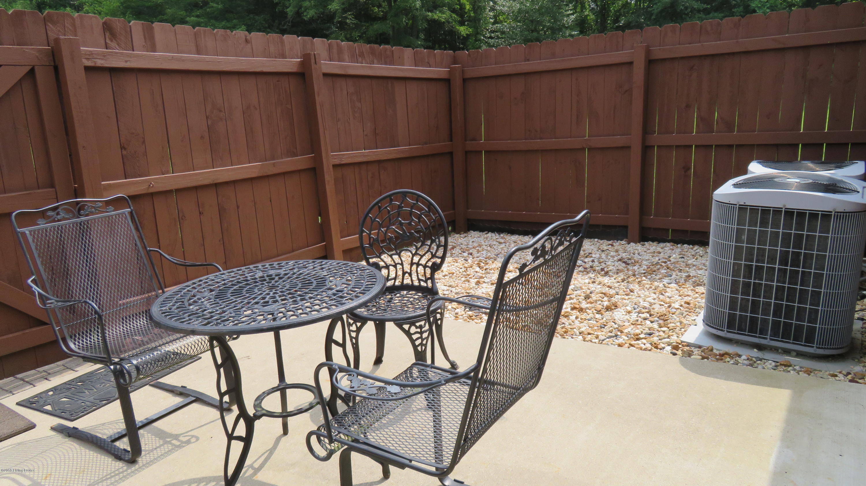 6437 Renate Road, Unit 6 Louisville, KY 40291 - Photo 10 of 12 IMG_2197