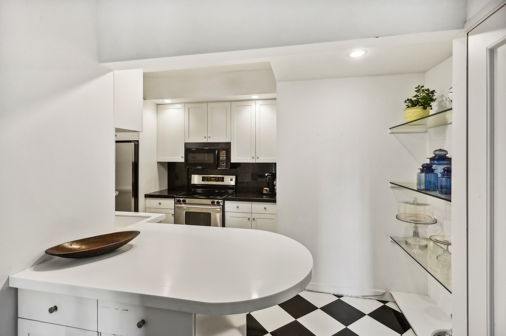 20 East Cedar Street, Unit 6D Chicago, IL 60611 - Photo 17 of 30