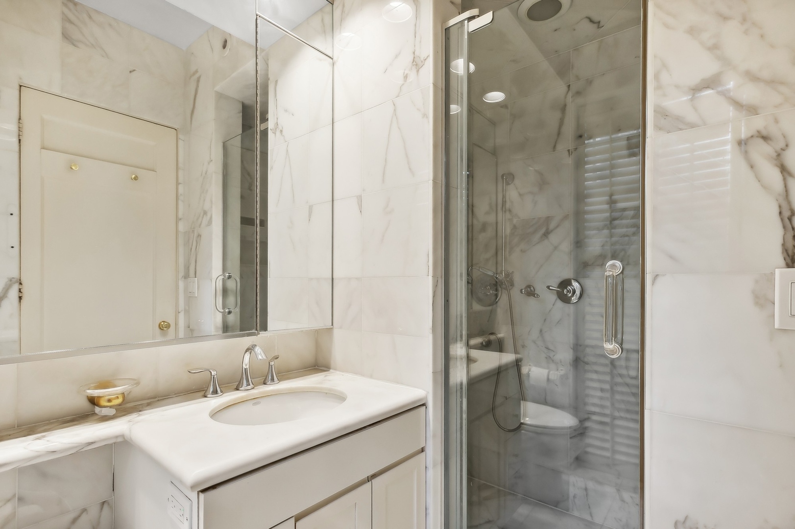 20 East Cedar Street, Unit 6D Chicago, IL 60611 - Photo 27 of 30