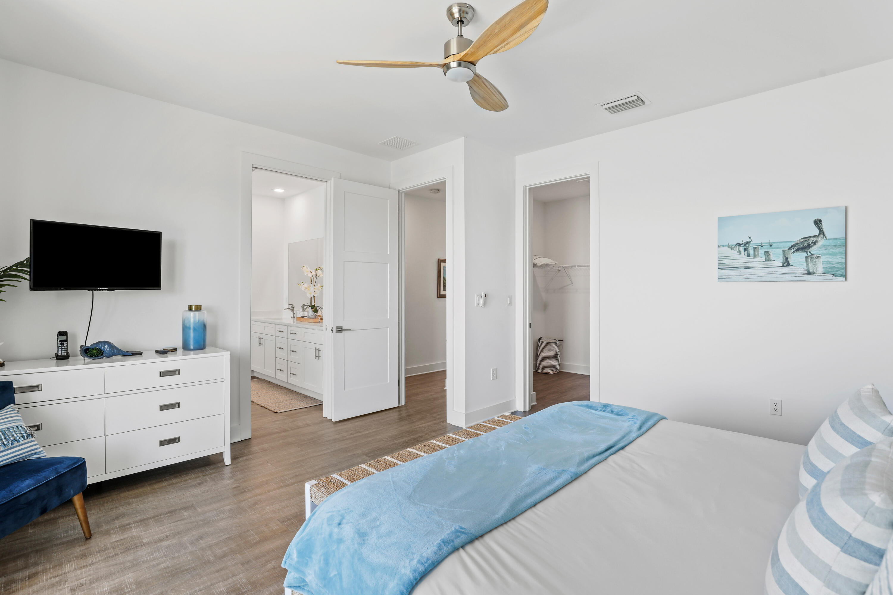 1140 92nd Street Marathon, FL 33050 - Photo 20 of 32 a bedroom with a bed and flat screen tv