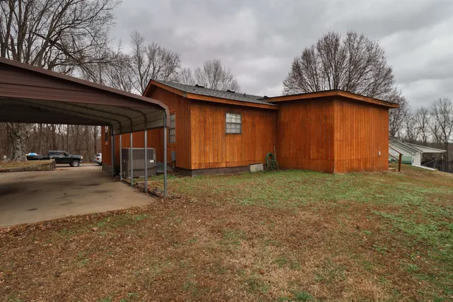 a view of backyard of house