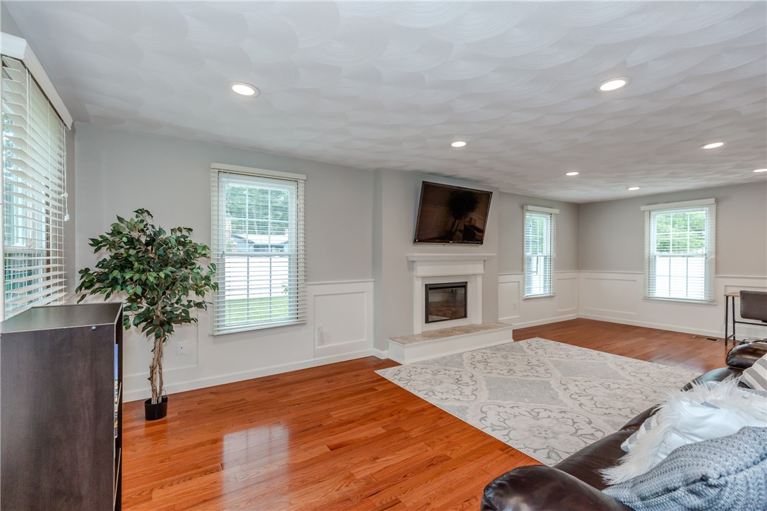 11 Greenbrier Road Smithfield, RI 02828 - Photo 15 of 48 Gallery Image 15