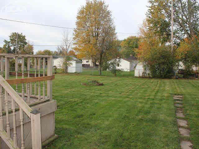 2108 South Dye Road Flint, MI 48532 - Photo 21 of 28 20452893-20.JPG
