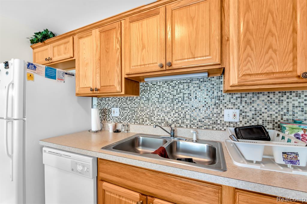 33558 Utica Road Fraser, MI 48026 - Photo 9 of 21
