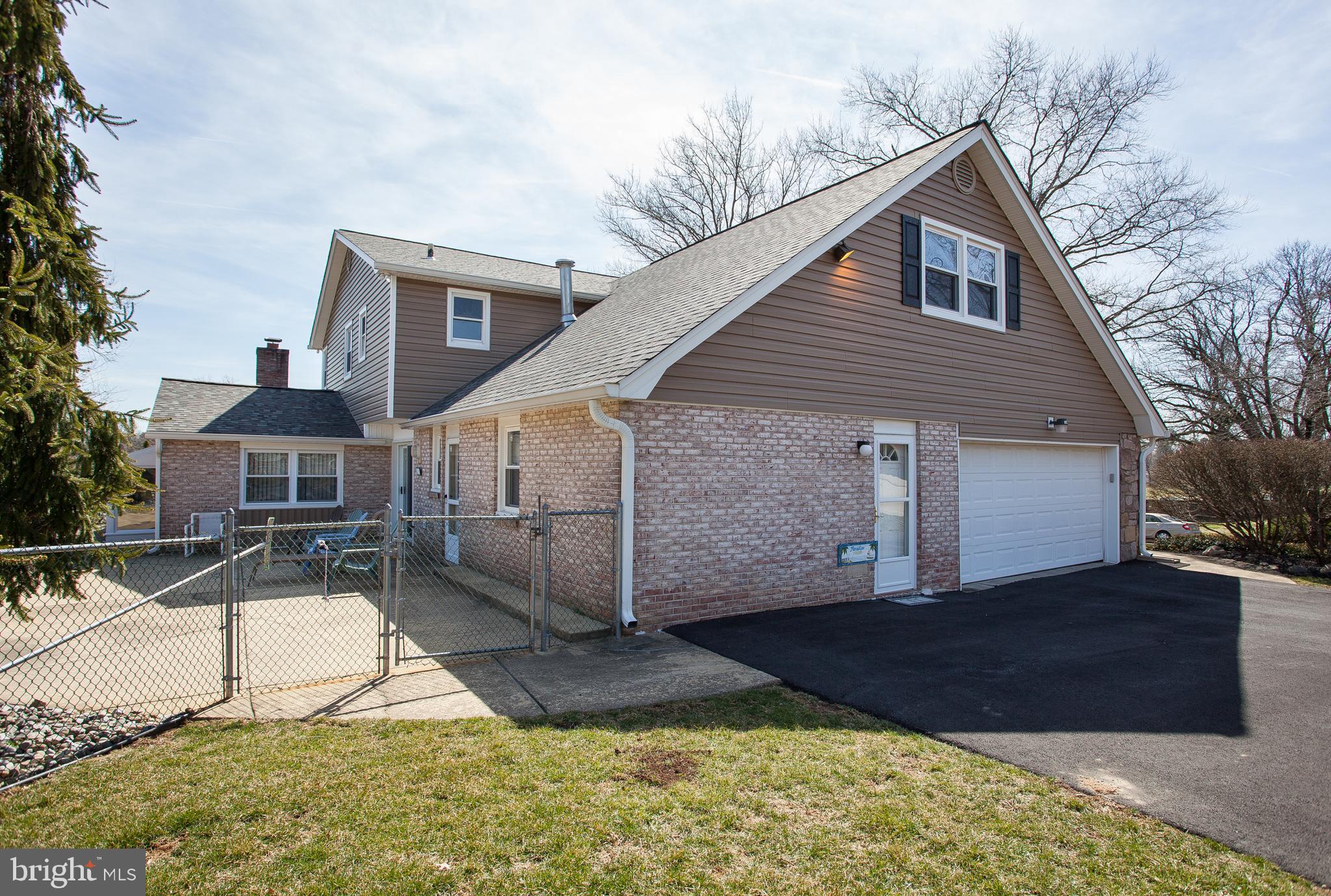 893 Broadmoor Road Huntingdon Valley, PA 19006 - Photo 32 of 34 side