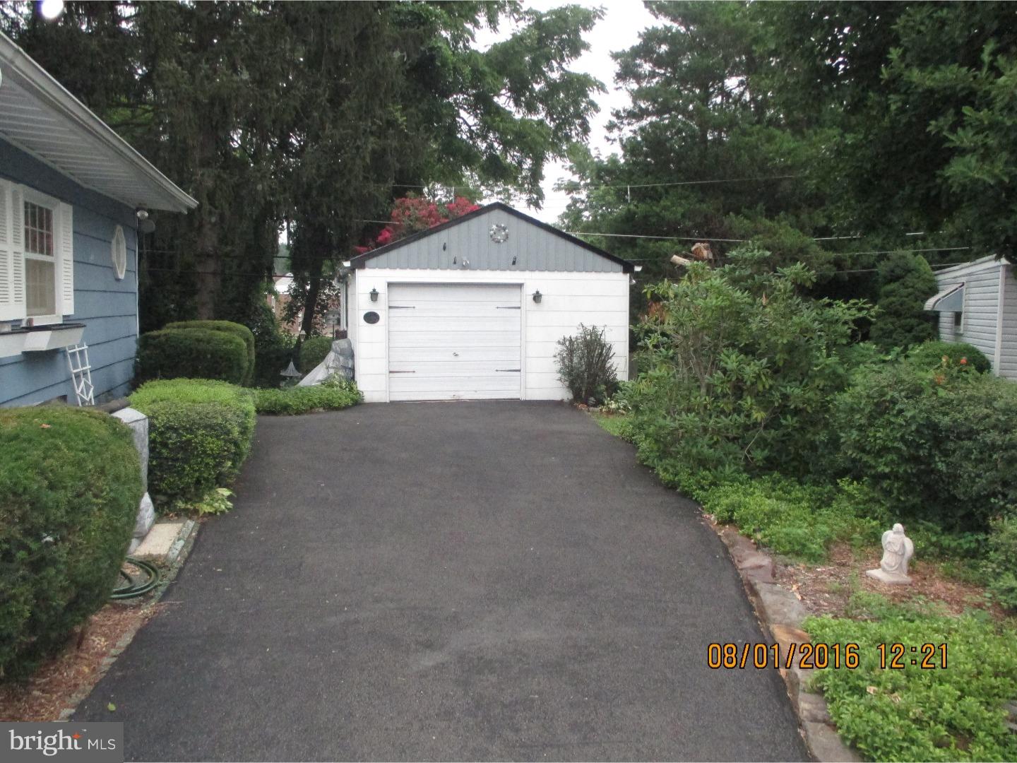 9338 Trout Road Philadelphia, PA 19115 - Photo 4 of 23