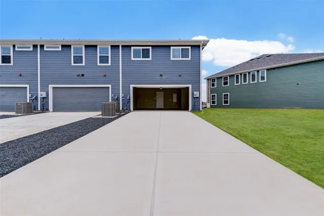 $2,200 | 11938 Amber Oak Way, Tomball, TX 77375