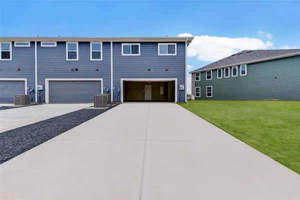 $2,000 | 11938 Amber Oak Way, Tomball, TX 77375