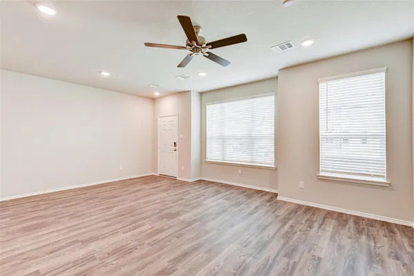 $2,000 | 11938 Amber Oak Way, Tomball, TX 77375