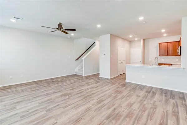 $2,000 | 11938 Amber Oak Way, Tomball, TX 77375