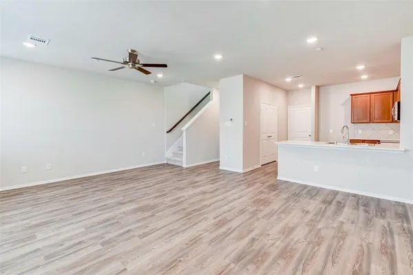$2,000 | 11938 Amber Oak Way, Tomball, TX 77375