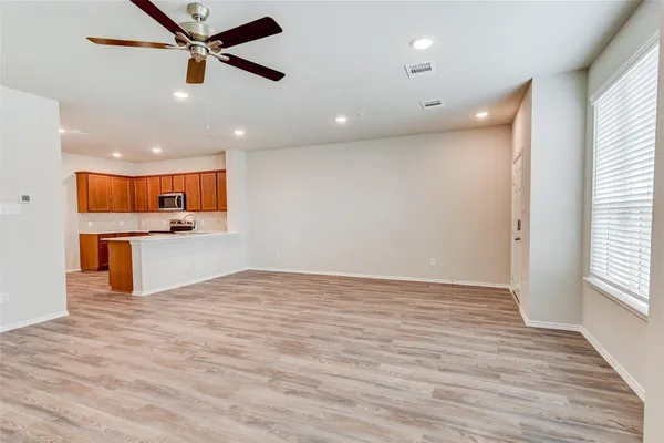 $2,000 | 11938 Amber Oak Way, Tomball, TX 77375