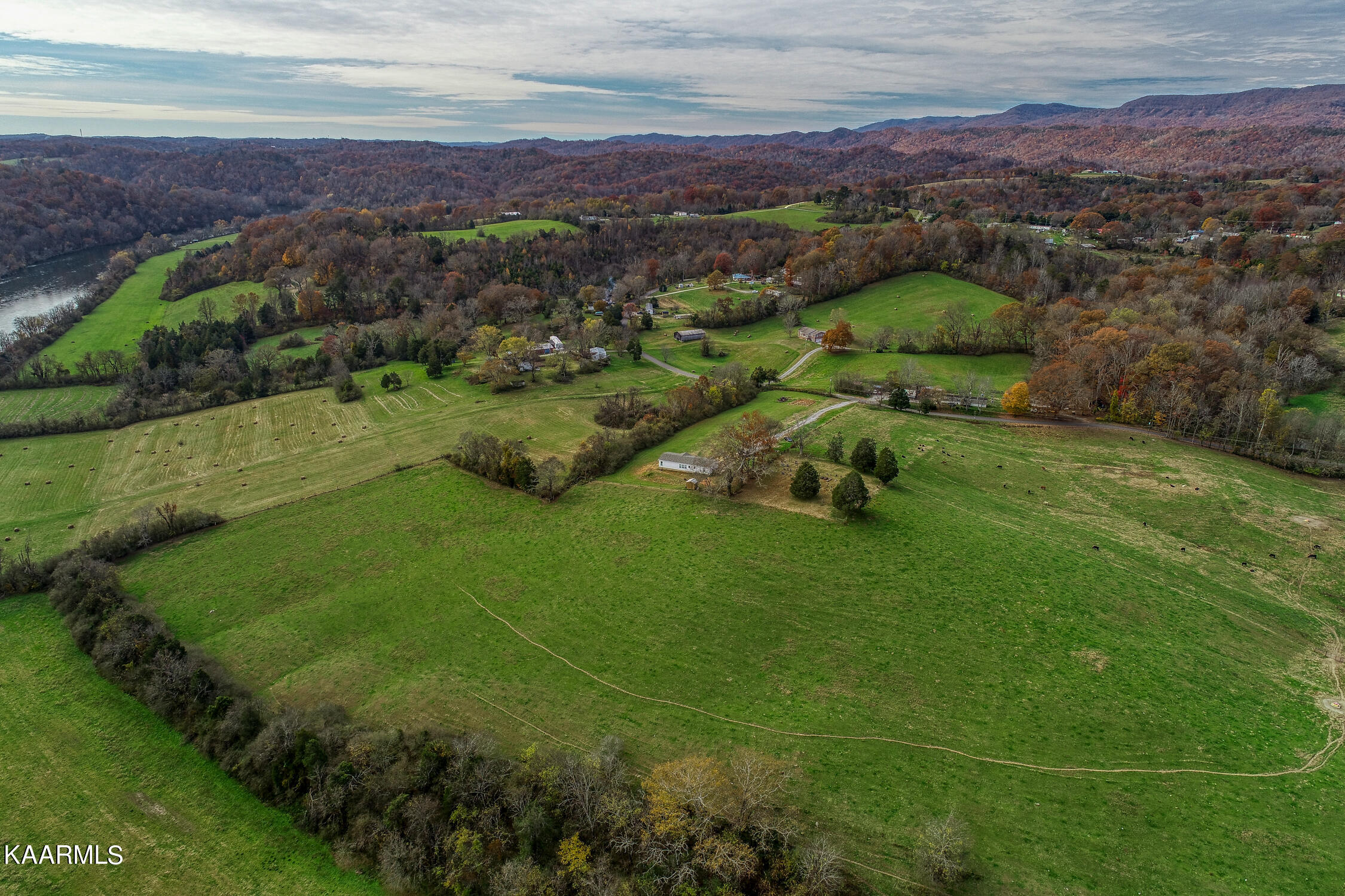 311 Ross Cemetery Road Rocky Top, TN 37769 - Photo 42 of 59 D. Hill. Rocky Top. TN MLSa (7 of 46) V