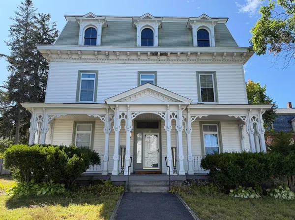 $1,900 | 31 Merrimack Street, Unit 3, Concord, NH 03301