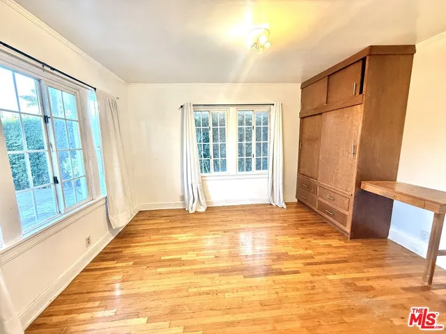 $4,250 | 2701 South Harcourt Avenue, Los Angeles, CA 90016