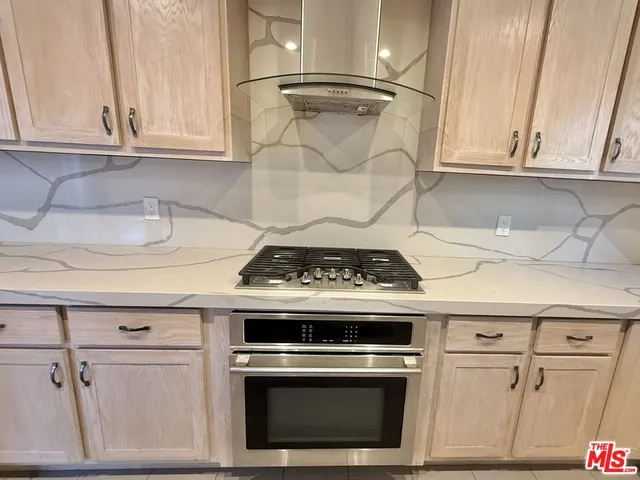 $4,250 | 2701 South Harcourt Avenue, Los Angeles, CA 90016