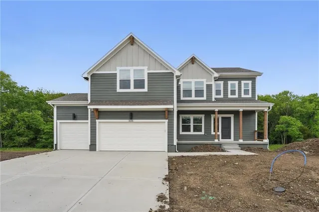 $528,308 | 351 Southwest Chavis Drive, Spring Hill, KS 66083