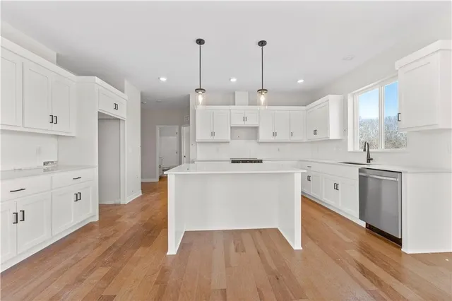 $528,308 | 351 Southwest Chavis Drive, Spring Hill, KS 66083