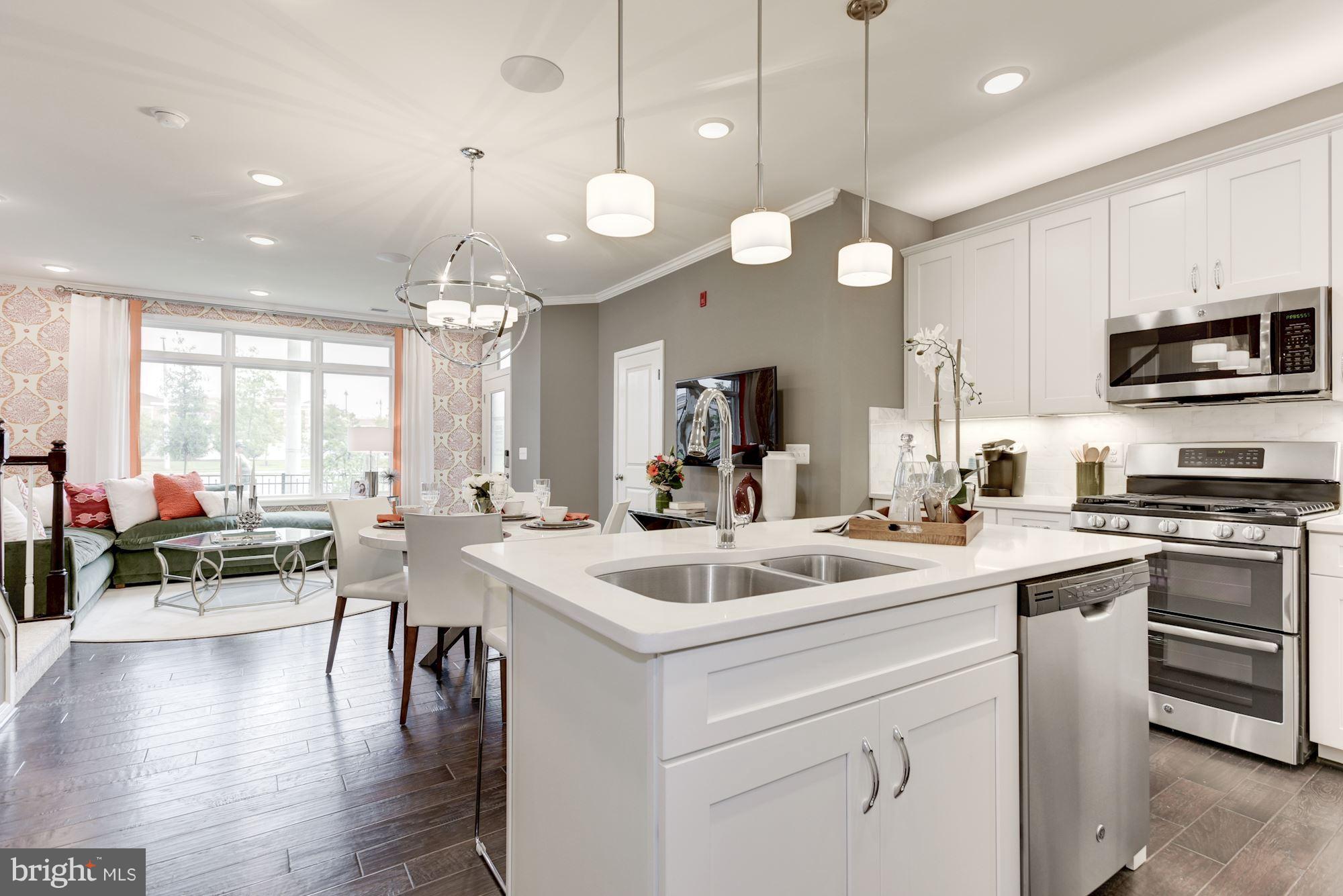 1012 Ribbon Limestone Terrace Southeast Leesburg, VA 20175 - Photo 12 of 24 Kitchen