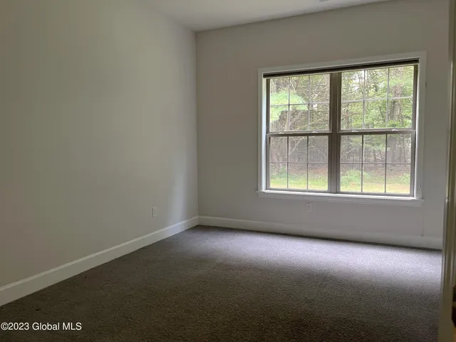 $1,975 | 15 Lancaster Place, Milton, NY 12020