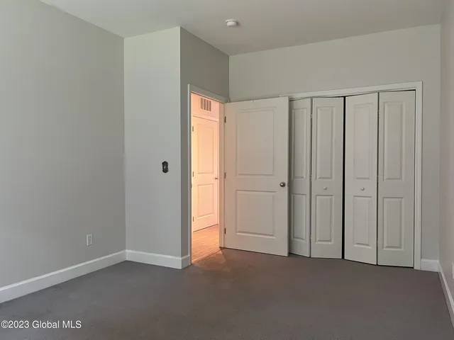 $2,100 | 15 Lancaster Place, Milton, NY 12020