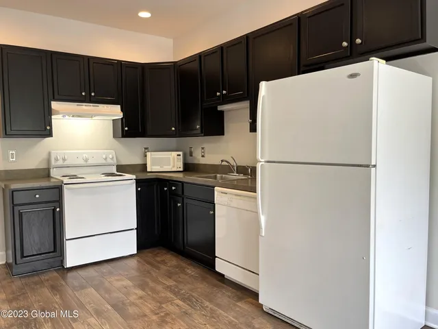 $1,975 | 15 Lancaster Place, Milton, NY 12020